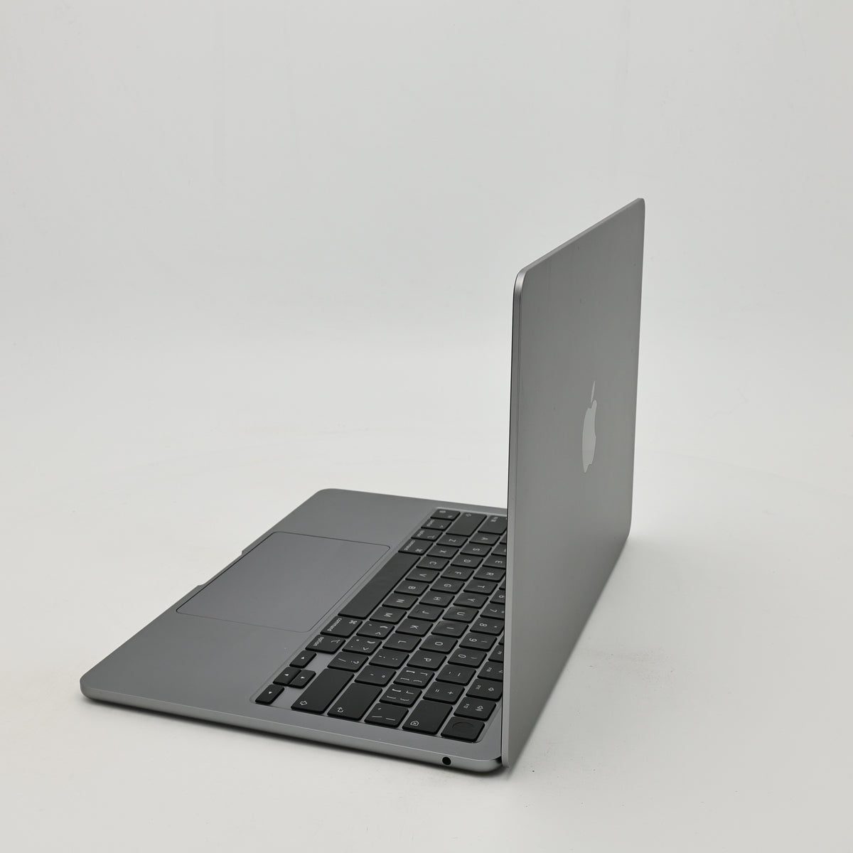 95新 Apple MacBook Air 22年 13寸 M2（8+8核） 8G RAM 256G SSD 深空灰色