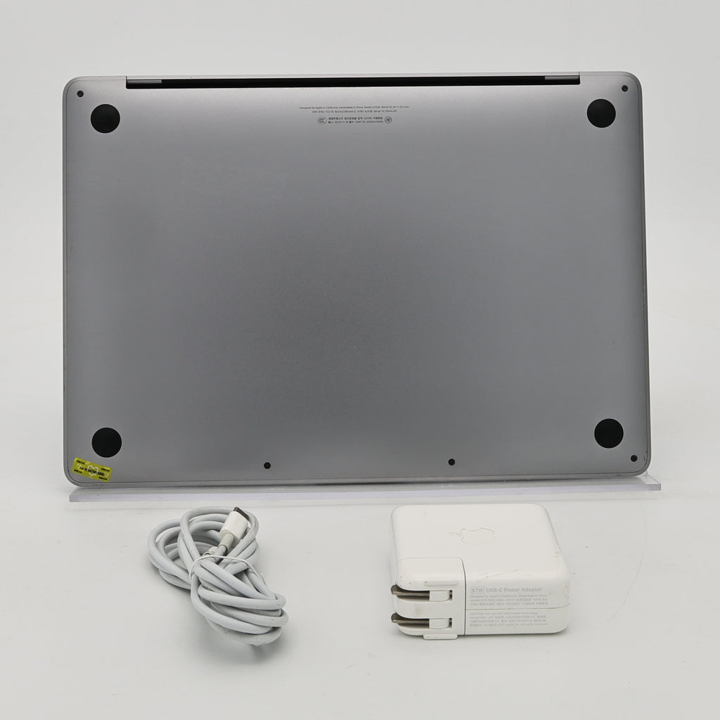 95新 Apple MacBook Pro 22年 13寸 M2（8+10核） 8G RAM 512G SSD 深空灰色