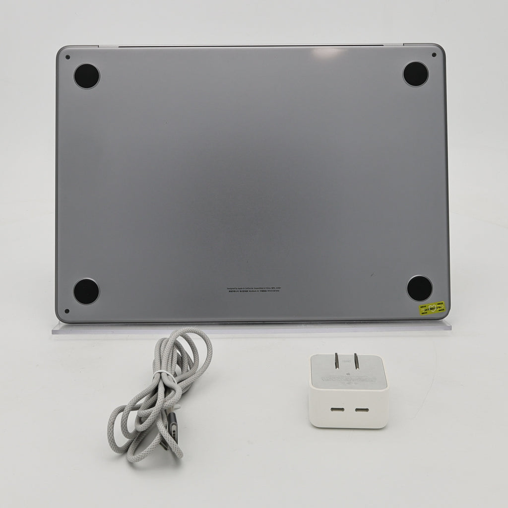 95新 Apple MacBook Air 22年 13寸 M2（8+10核） 8G RAM 512G SSD 深空灰色