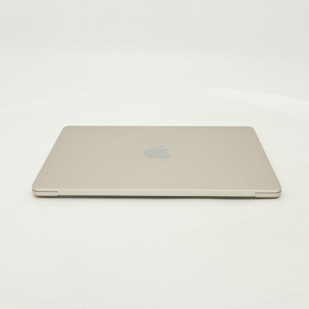 99新 Apple MacBook Air 22年 13寸 M2（8+8核） 8G RAM 256G SSD 星光色