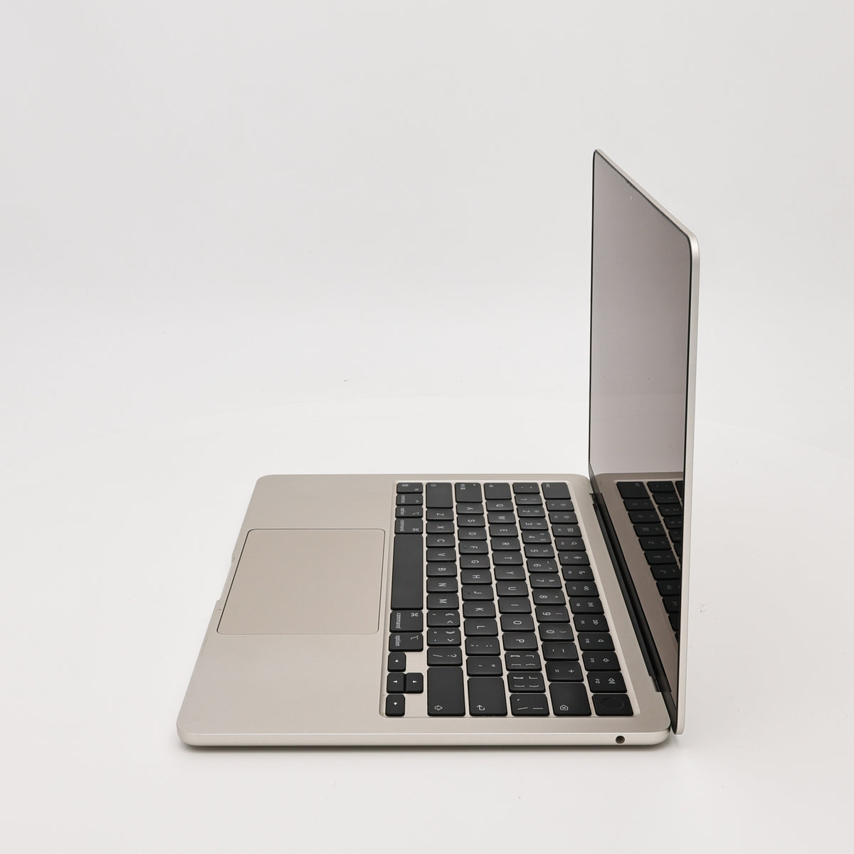 95新 Apple MacBook Air 22年 13寸 M2（8+8核） 8G RAM 256G SSD 星光色