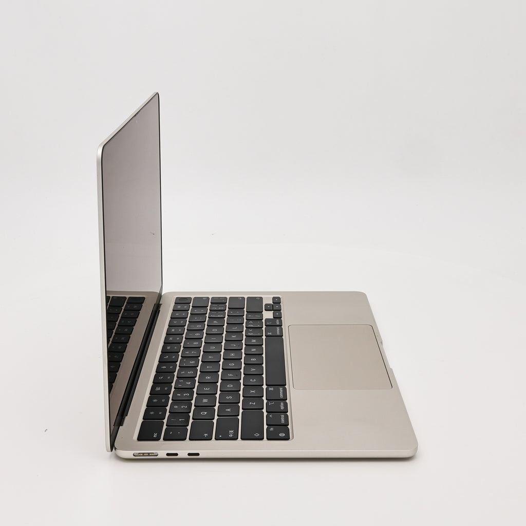 95新 Apple MacBook Air 22年 13寸 M2（8+8核） 8G RAM 256G SSD 星光色
