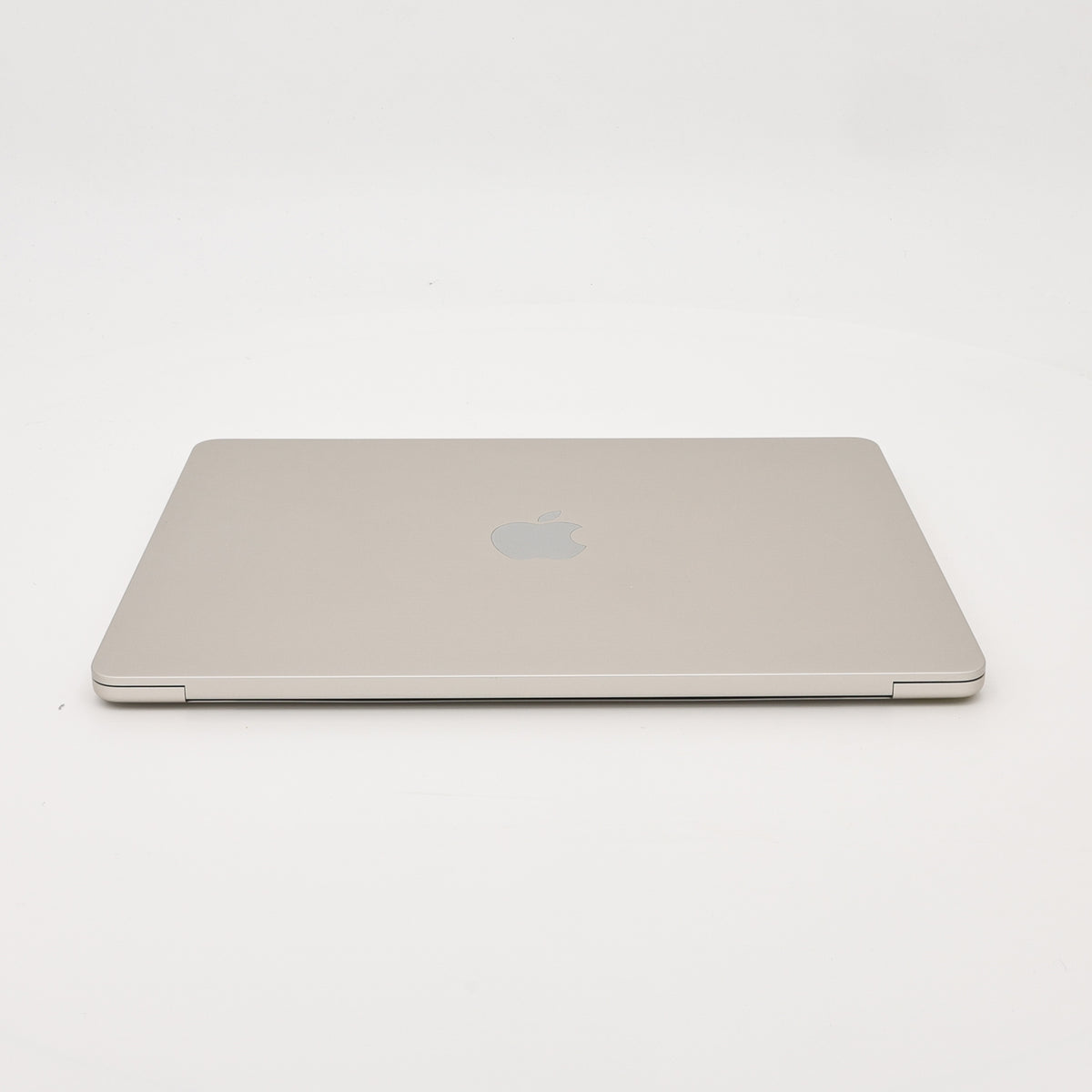 95新 Apple MacBook Air 22年 13寸 M2（8+8核） 8G RAM 256G SSD 星光色