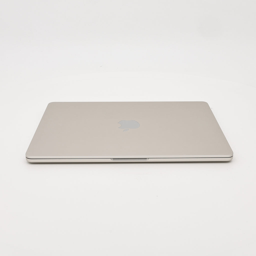 95新 Apple MacBook Air 22年 13寸 M2（8+8核） 8G RAM 256G SSD 星光色