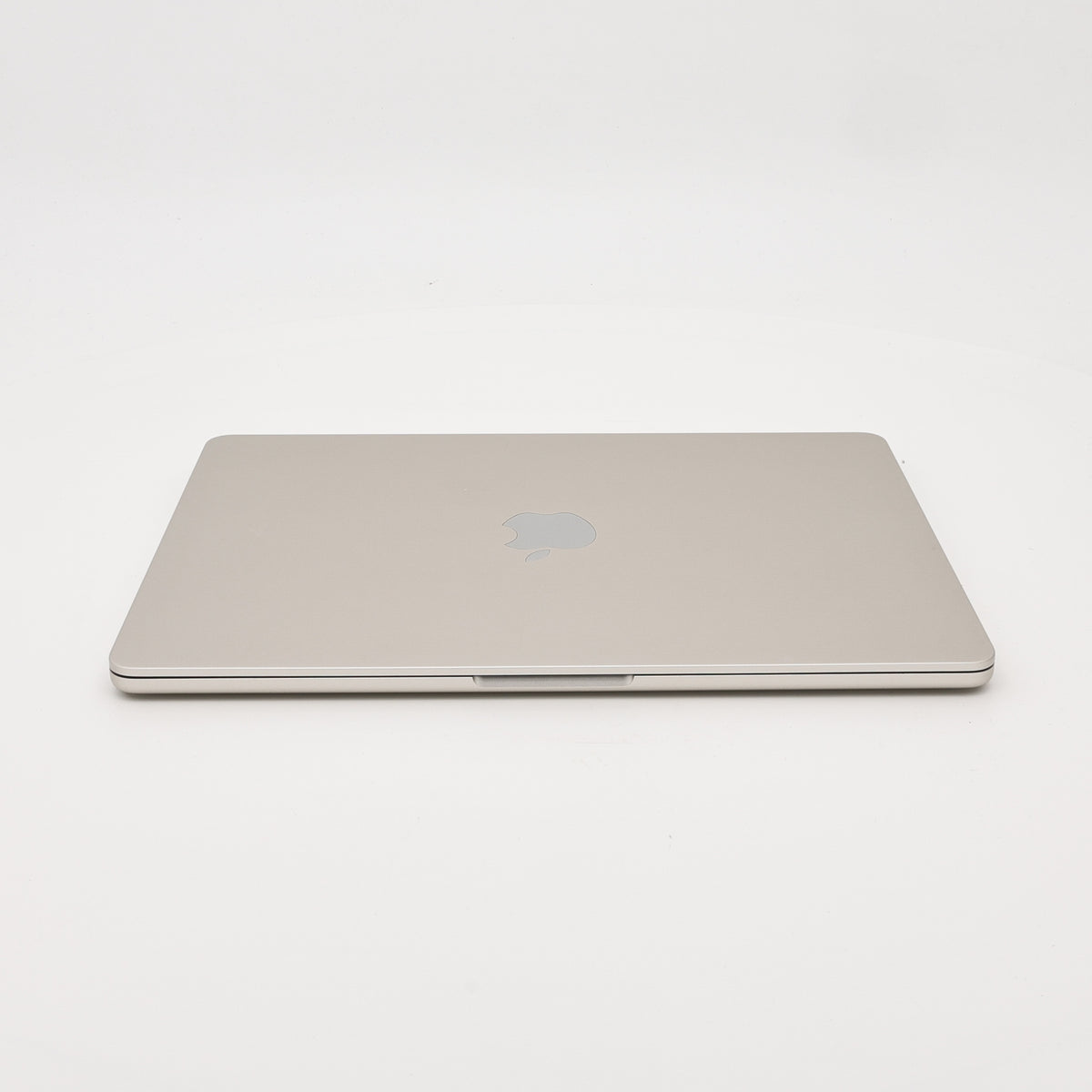 95新 Apple MacBook Air 22年 13寸 M2（8+8核） 8G RAM 256G SSD 星光色