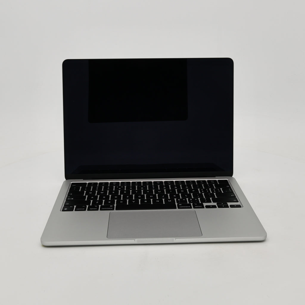 95新 Apple MacBook Air 22年 13寸 M2（8+8核） 8G RAM 256G SSD 銀色