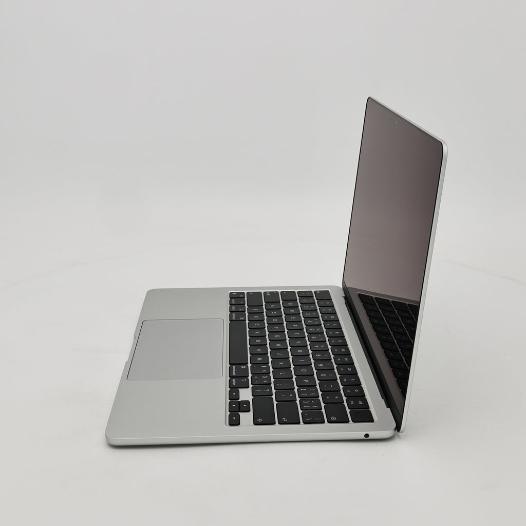 95新 Apple MacBook Air 22年 13寸 M2（8+8核） 8G RAM 256G SSD 銀色
