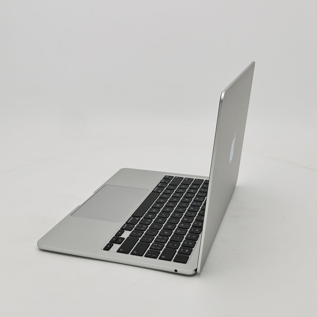95新 Apple MacBook Air 22年 13寸 M2（8+8核） 8G RAM 256G SSD 銀色