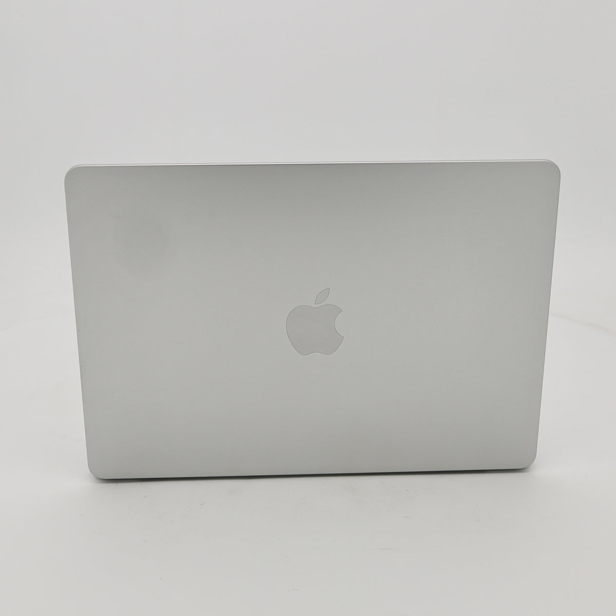95新 Apple MacBook Air 22年 13寸 M2（8+8核） 8G RAM 256G SSD 銀色