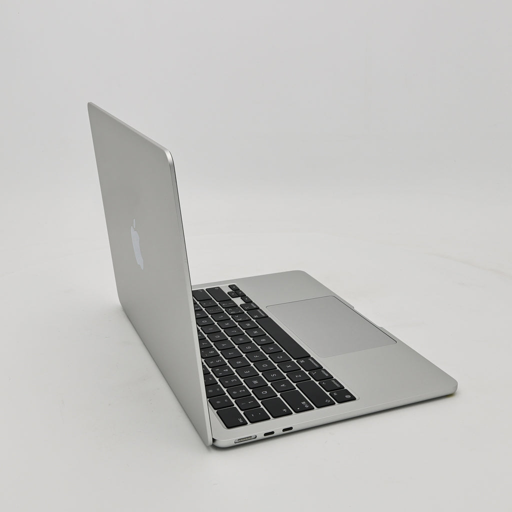 95新 Apple MacBook Air 22年 13寸 M2（8+8核） 8G RAM 256G SSD 銀色