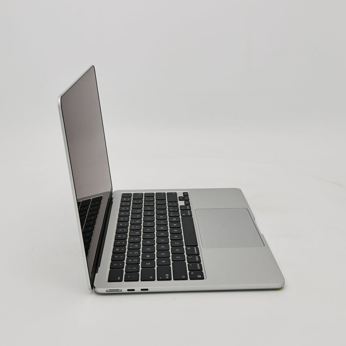 95新 Apple MacBook Air 22年 13寸 M2（8+8核） 8G RAM 256G SSD 銀色