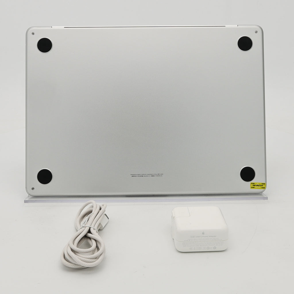 95新 Apple MacBook Air 22年 13寸 M2（8+8核） 8G RAM 256G SSD 銀色