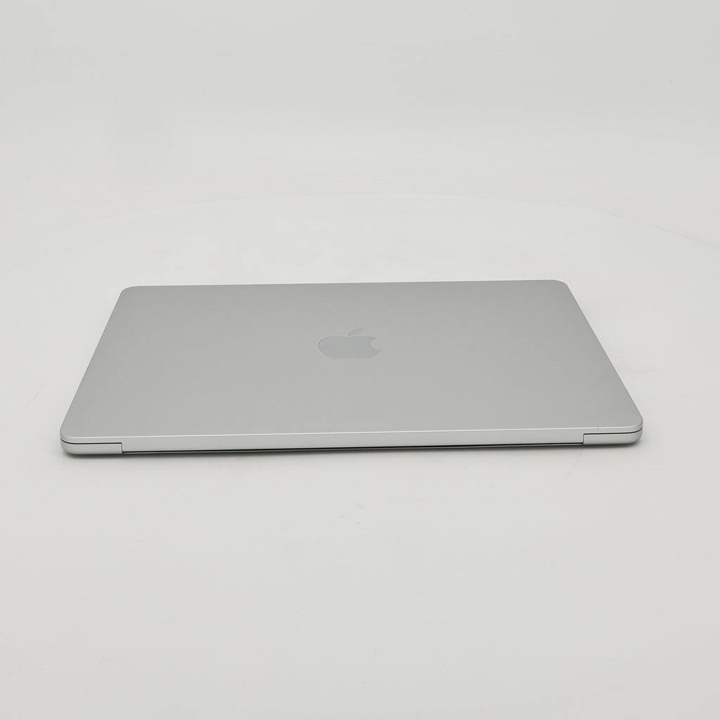 95新 Apple MacBook Air 22年 13寸 M2（8+8核） 8G RAM 256G SSD 銀色