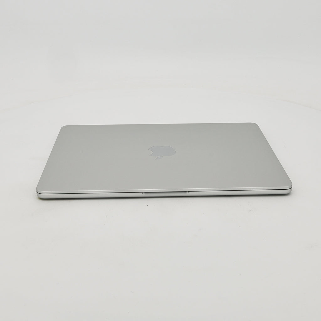 95新 Apple MacBook Air 22年 13寸 M2（8+8核） 8G RAM 256G SSD 銀色