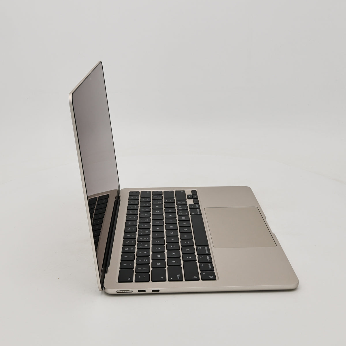 95新 Apple MacBook Air 22年 13寸 M2（8+8核） 8G RAM 256G SSD 星光色