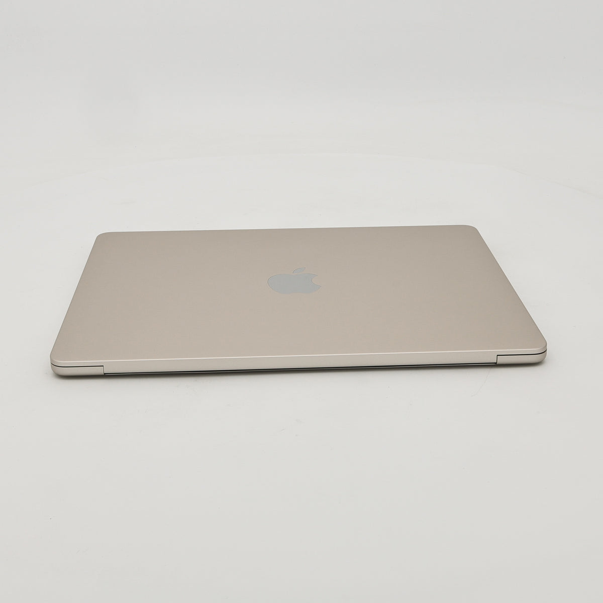 95新 Apple MacBook Air 22年 13寸 M2（8+8核） 8G RAM 256G SSD 星光色