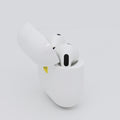 99新 Apple AirPods 5 白色