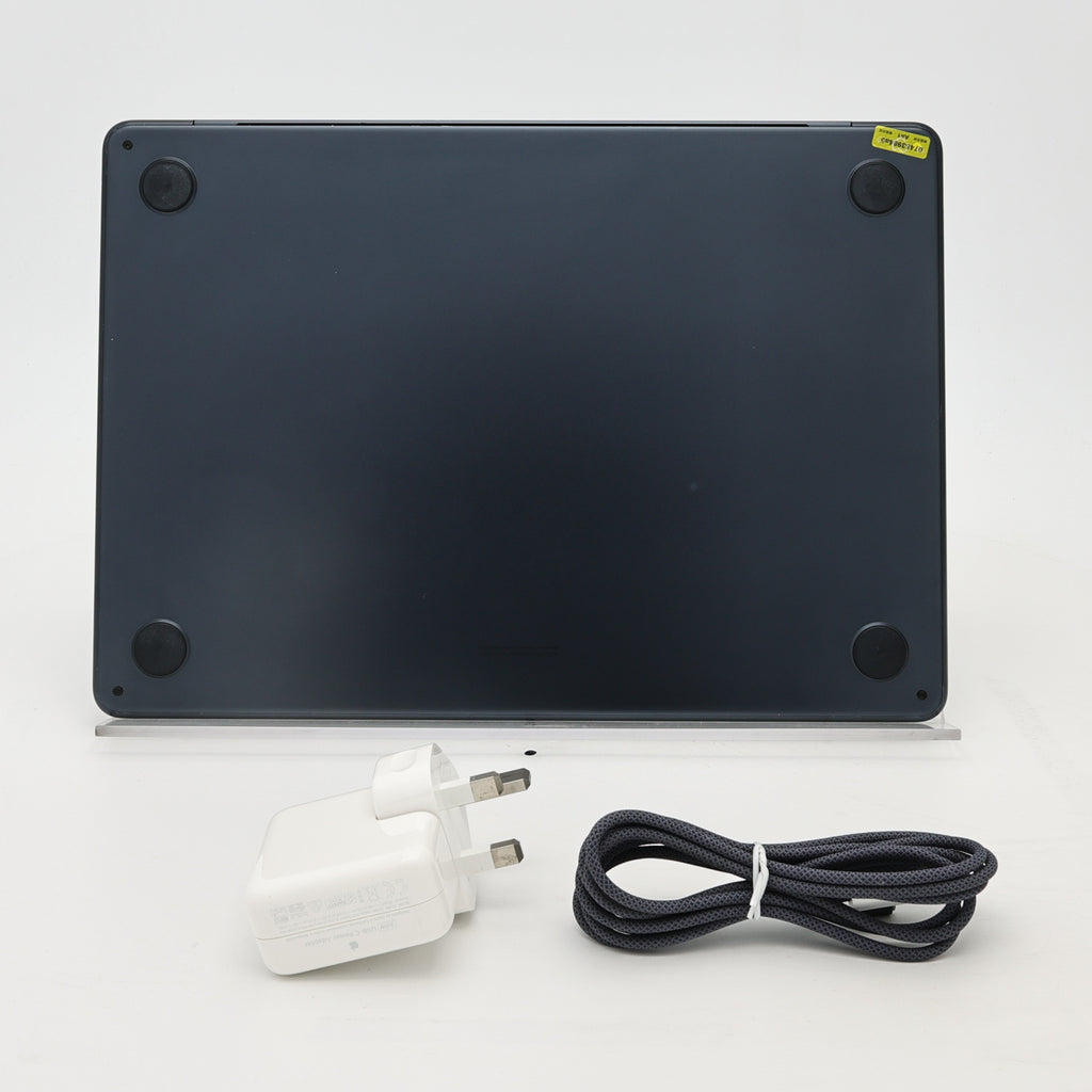 95新 Apple MacBook Air 22年 13寸 M2（8+8核） 8G RAM 256G SSD 午夜色