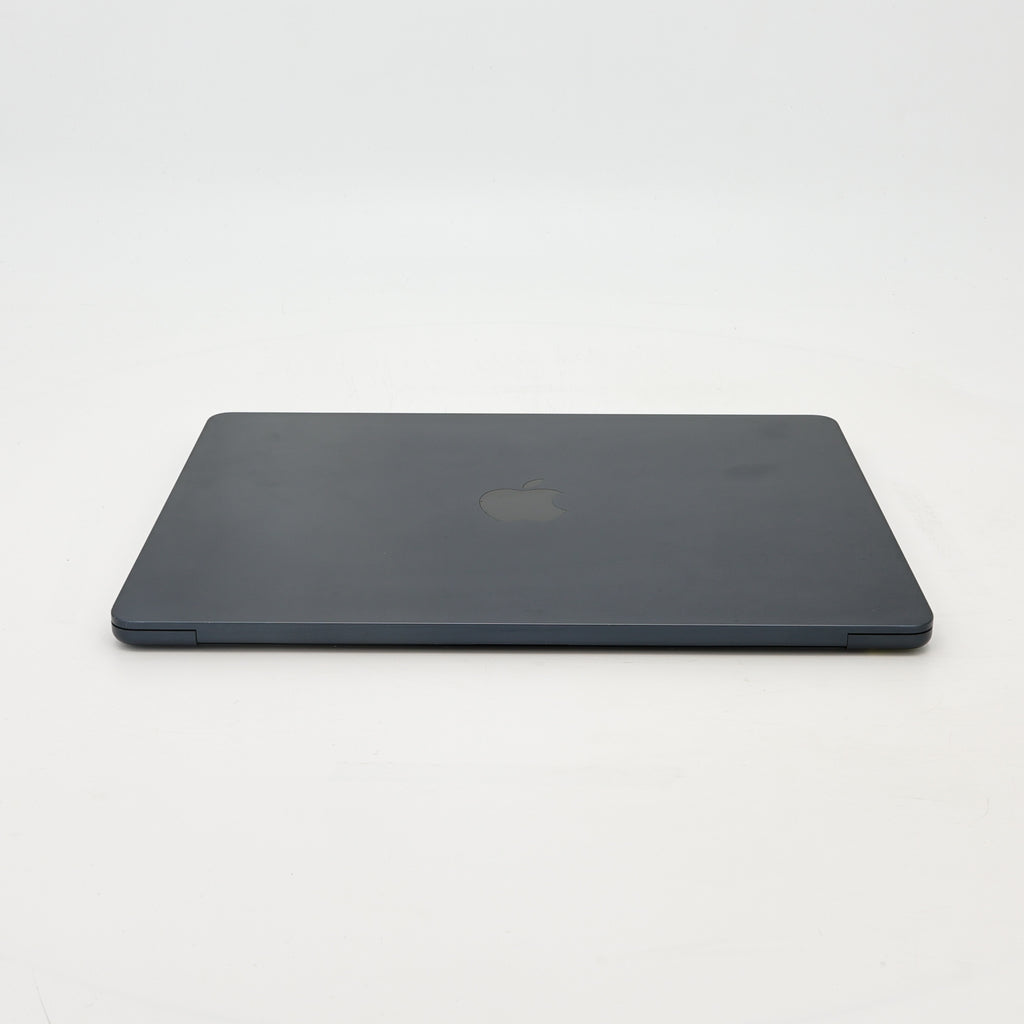 95新 Apple MacBook Air 22年 13寸 M2（8+8核） 8G RAM 256G SSD 午夜色