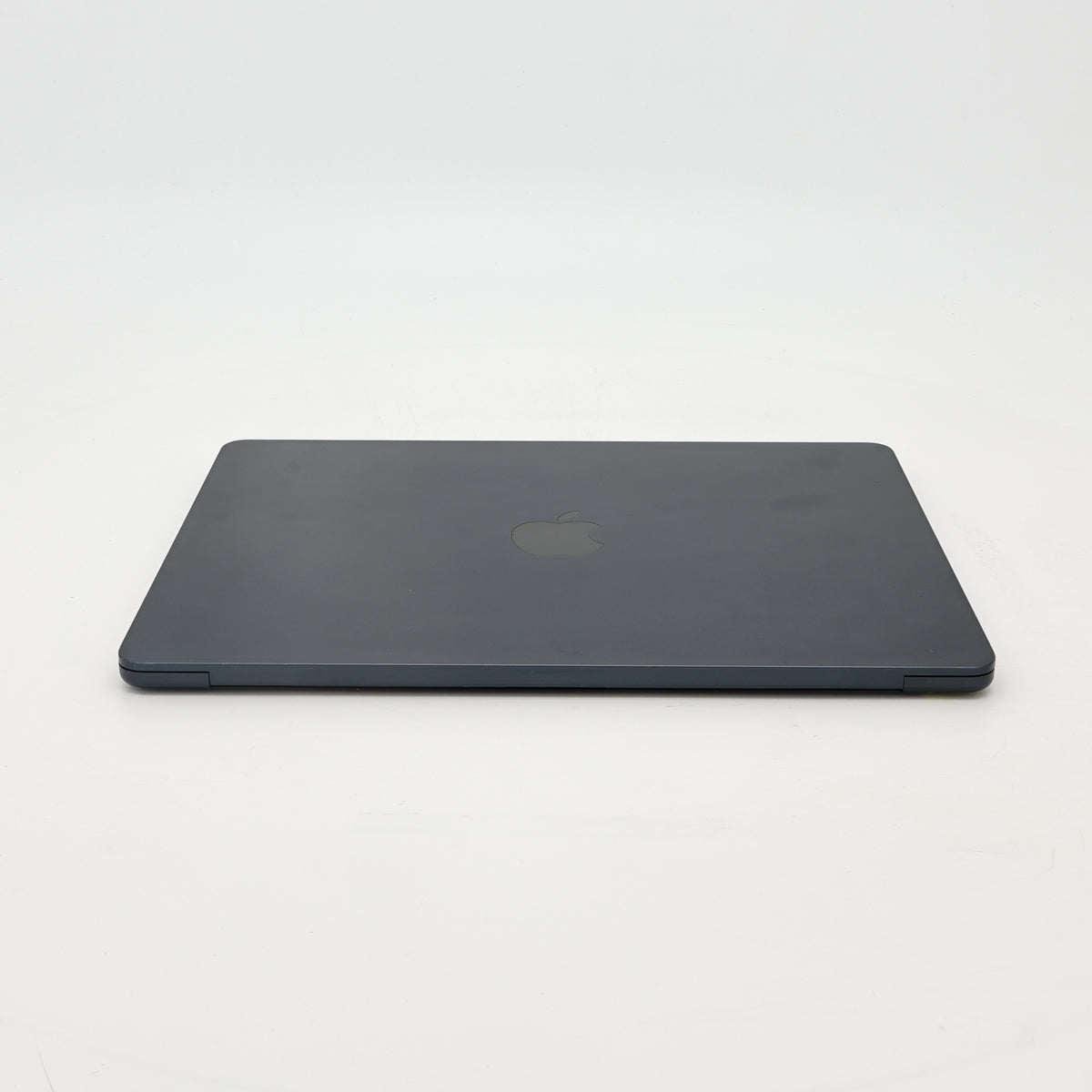 95新 Apple MacBook Air 22年 13寸 M2（8+8核） 8G RAM 256G SSD 午夜色