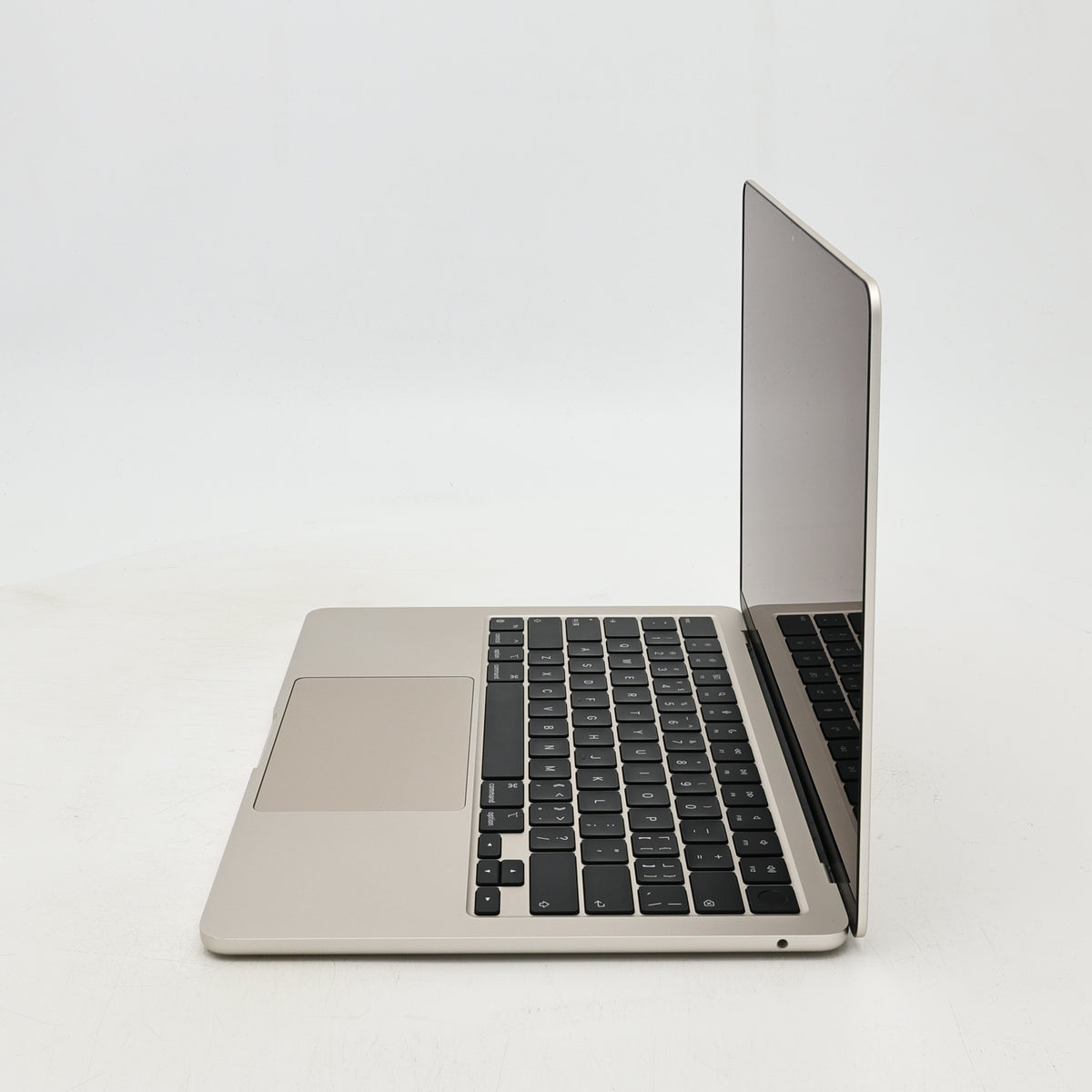 95新 Apple MacBook Air 22年 13寸 M2（8+8核） 8G RAM 256G SSD 星光色