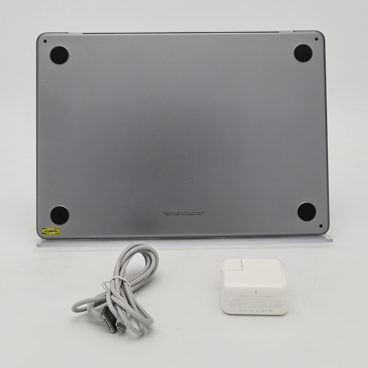 95新 Apple MacBook Air 22年 13寸 M2（8+8核） 8G RAM 256G SSD 深空灰色