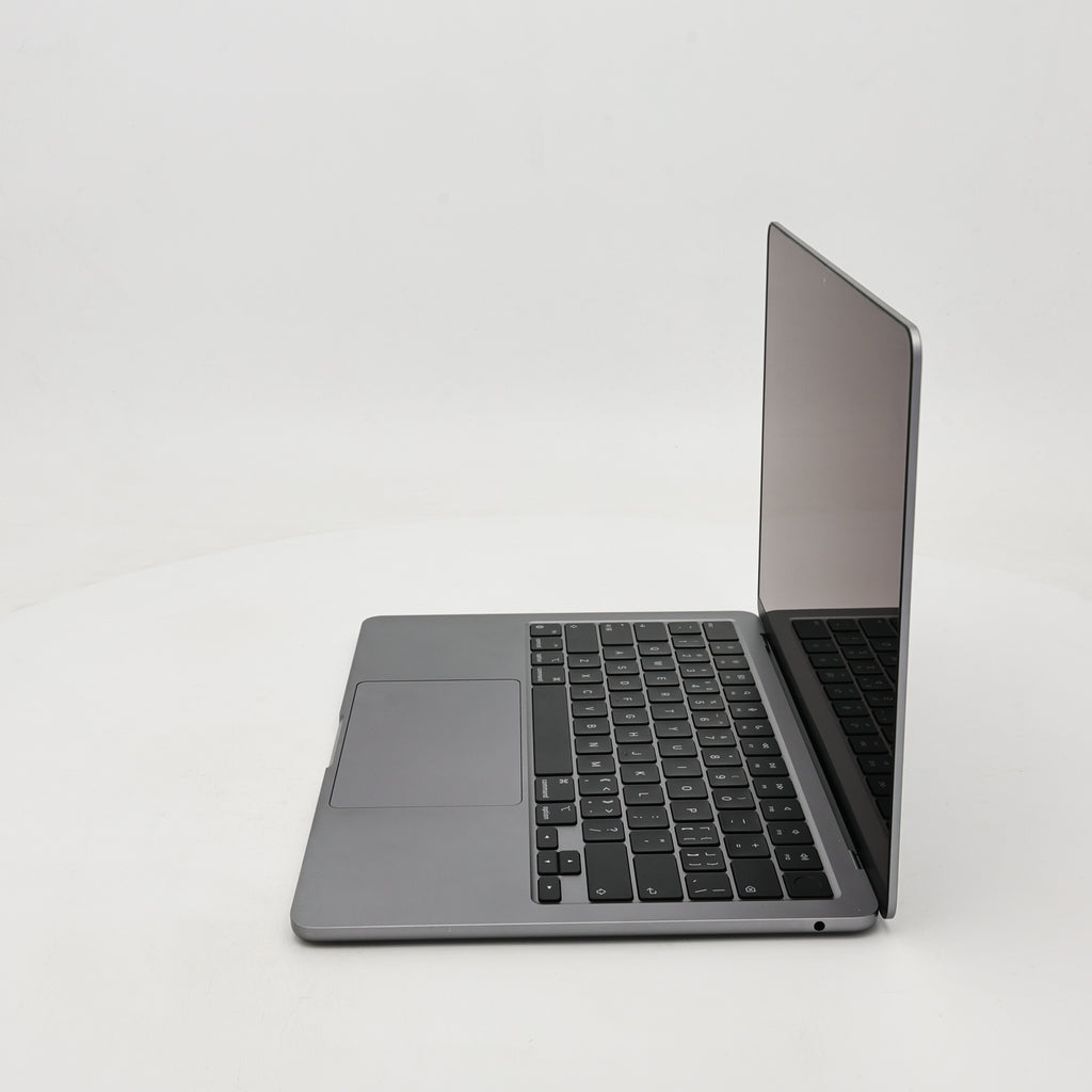 95新 Apple MacBook Air 22年 13寸 M2（8+8核） 8G RAM 256G SSD 深空灰色