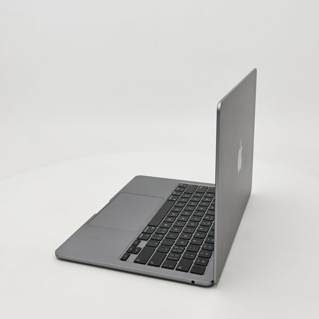 95新 Apple MacBook Air 22年 13寸 M2（8+8核） 8G RAM 256G SSD 深空灰色