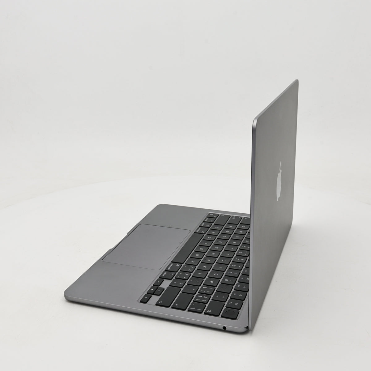 95新 Apple MacBook Air 22年 13寸 M2（8+8核） 8G RAM 256G SSD 深空灰色
