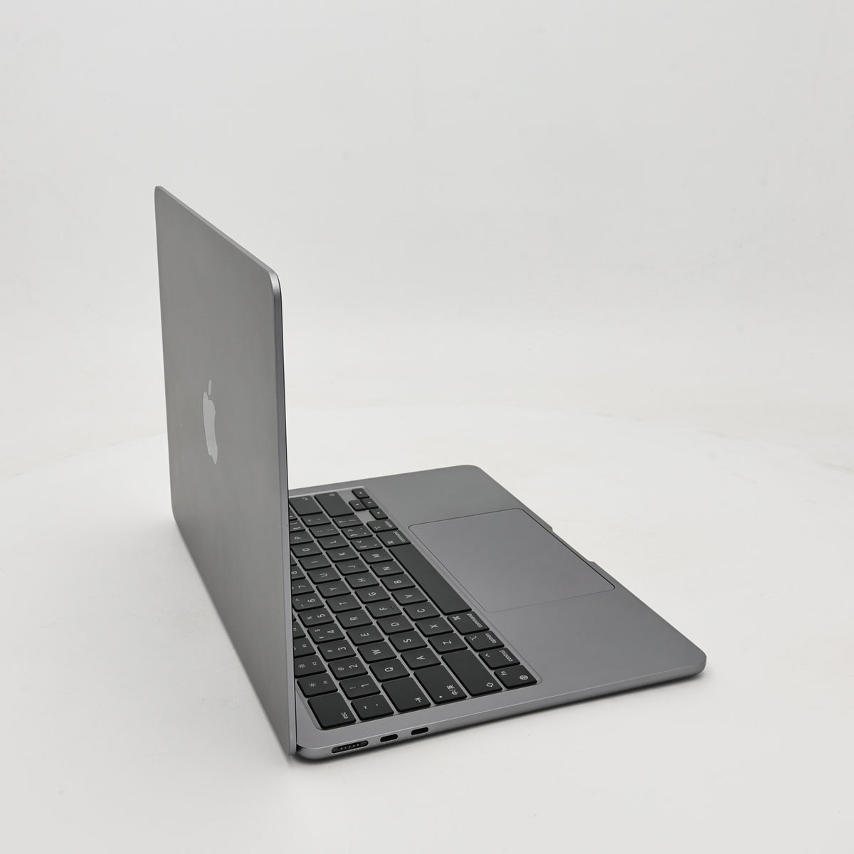 95新 Apple MacBook Air 22年 13寸 M2（8+8核） 8G RAM 256G SSD 深空灰色