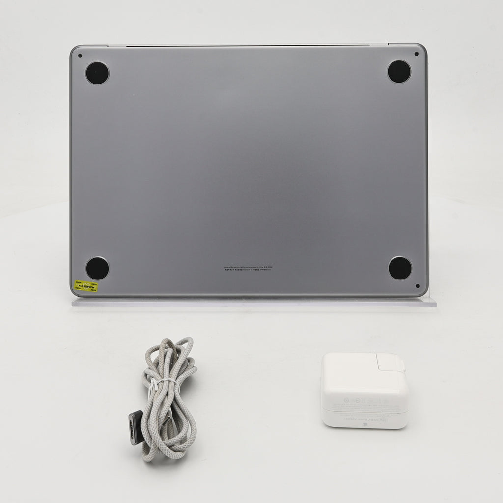 95新 Apple MacBook Air 22年 13寸 M2（8+8核） 8G RAM 256G SSD 深空灰色