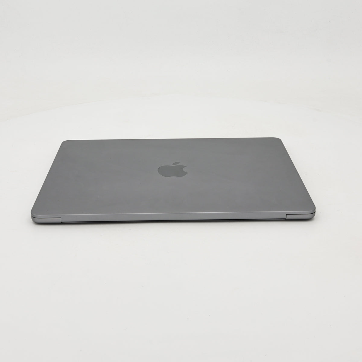 95新 Apple MacBook Air 22年 13寸 M2（8+8核） 8G RAM 256G SSD 深空灰色
