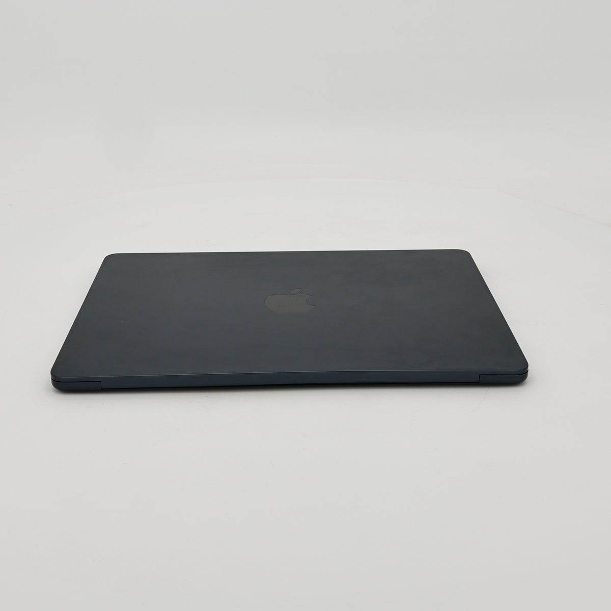 95新 Apple MacBook Air 22年 13寸 M2（8+8核） 16G RAM 256G SSD 午夜色