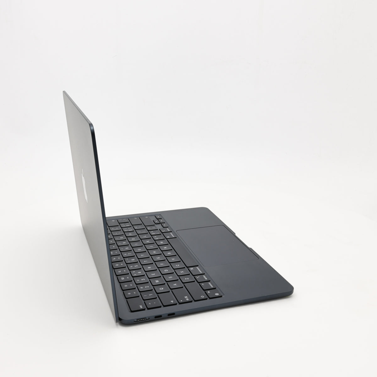 95新 Apple MacBook Air 22年 13寸 M2（8+8核） 16G RAM 256G SSD 午夜色