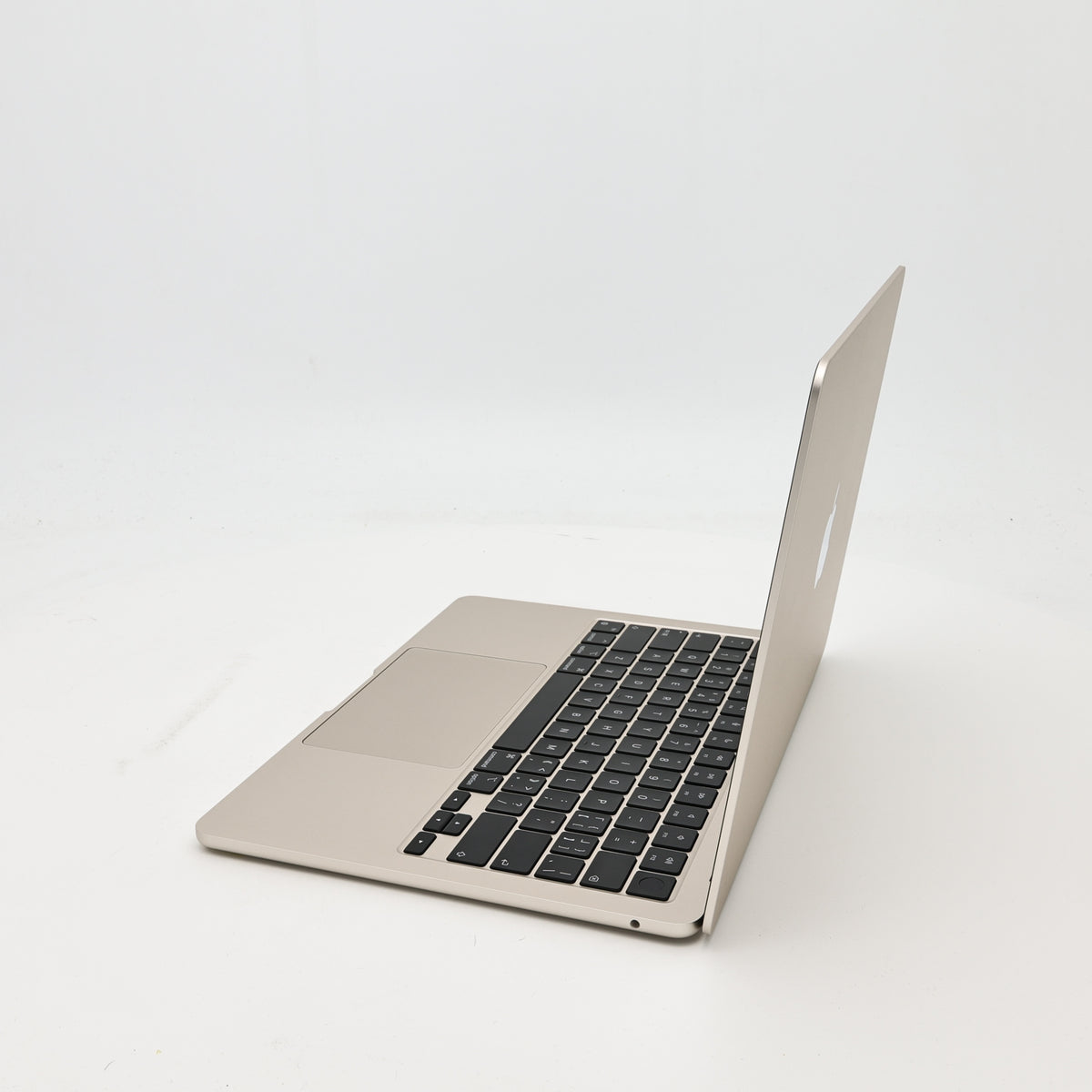 95新 Apple MacBook Air 22年 13寸 M2（8+8核） 8G RAM 256G SSD 星光色