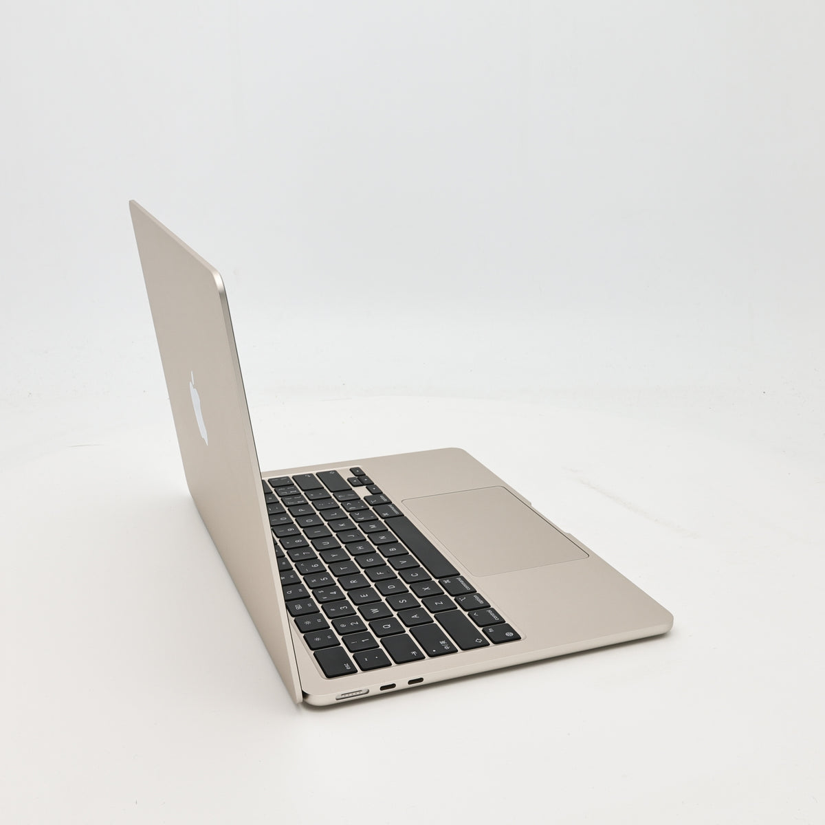 95新 Apple MacBook Air 22年 13寸 M2（8+8核） 8G RAM 256G SSD 星光色