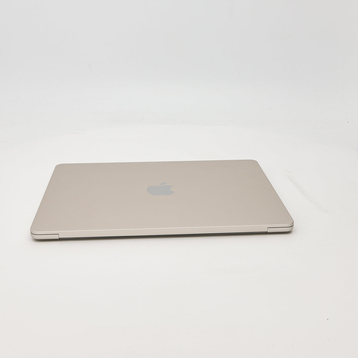 95新 Apple MacBook Air 22年 13寸 M2（8+8核） 8G RAM 256G SSD 星光色