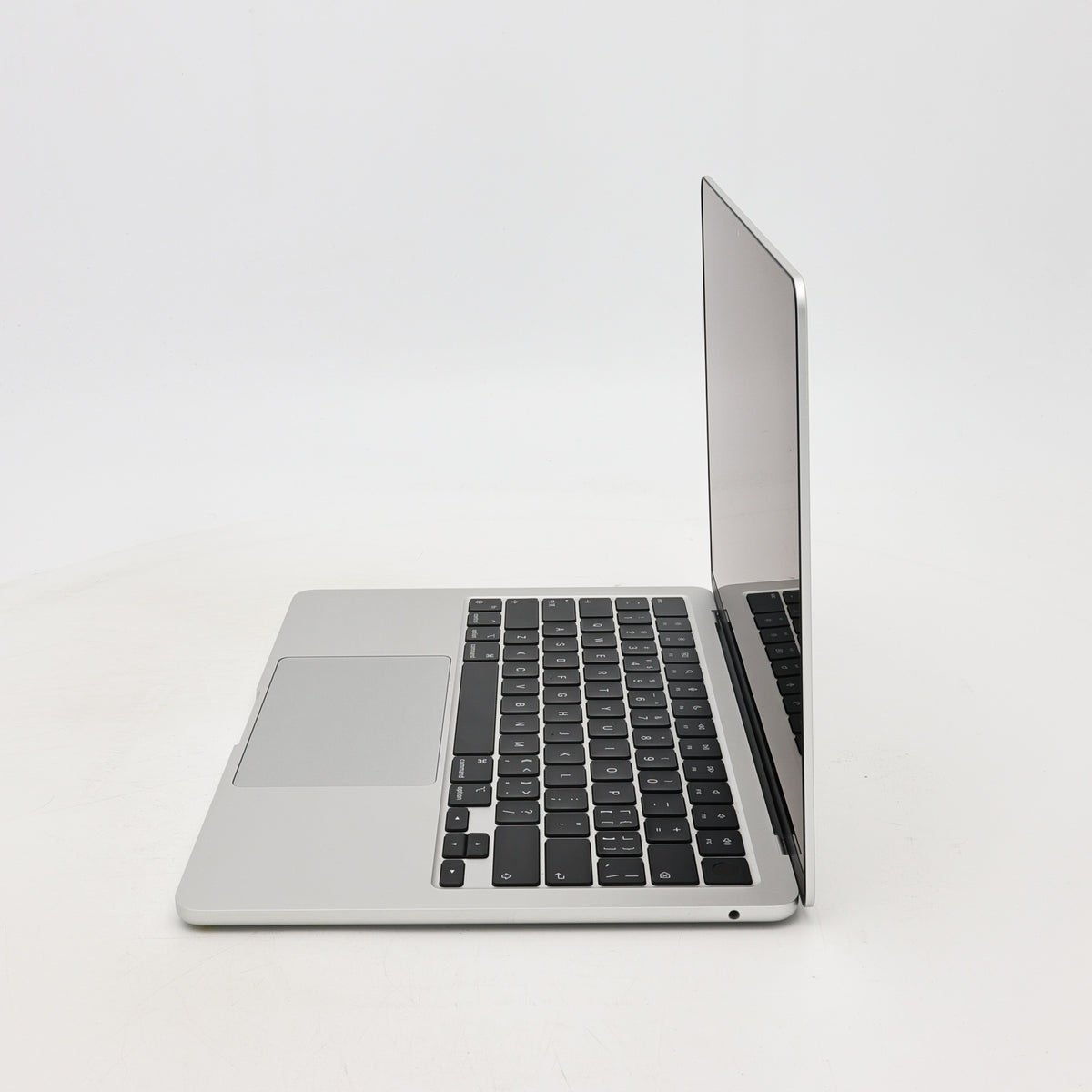 95新 Apple MacBook Air 22年 13寸 M2（8+8核） 8G RAM 256G SSD 銀色