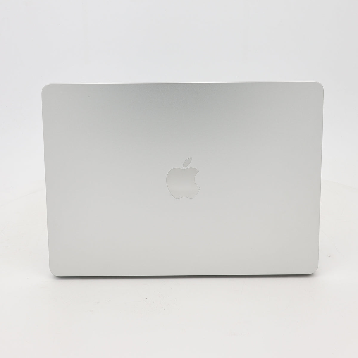 95新 Apple MacBook Air 22年 13寸 M2（8+8核） 8G RAM 256G SSD 銀色