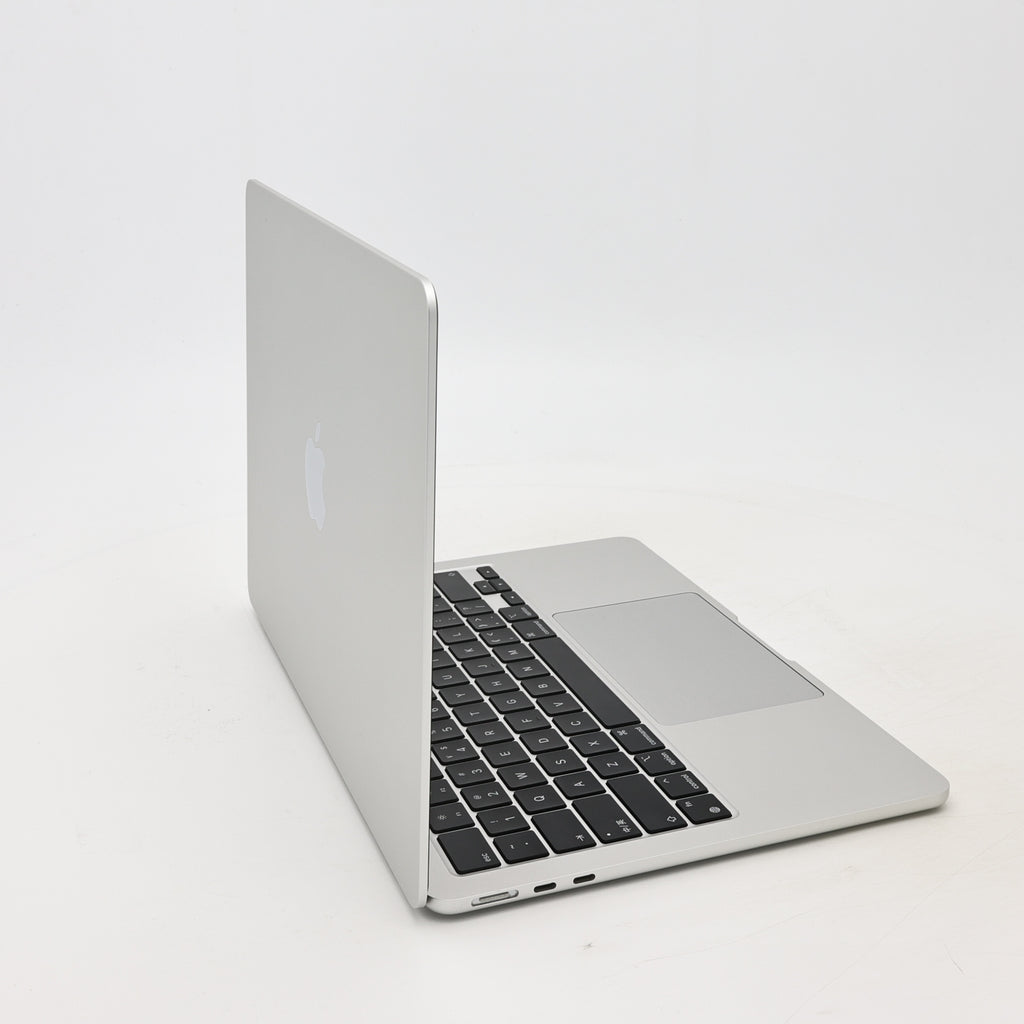 95新 Apple MacBook Air 22年 13寸 M2（8+8核） 8G RAM 256G SSD 銀色