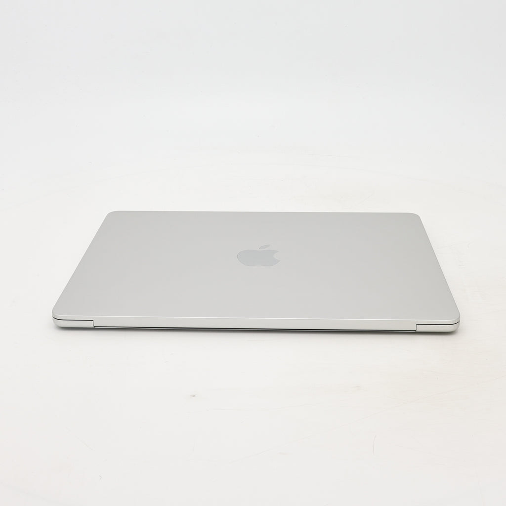 95新 Apple MacBook Air 22年 13寸 M2（8+8核） 8G RAM 256G SSD 銀色