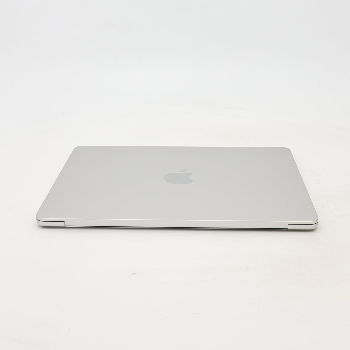 95新 Apple MacBook Air 22年 13寸 M2（8+8核） 8G RAM 256G SSD 銀色