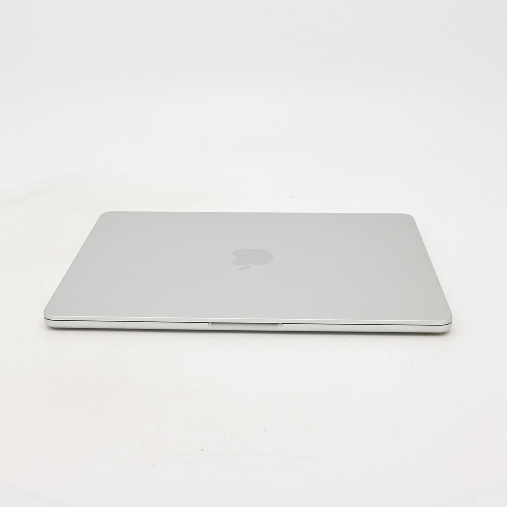 95新 Apple MacBook Air 22年 13寸 M2（8+8核） 8G RAM 256G SSD 銀色