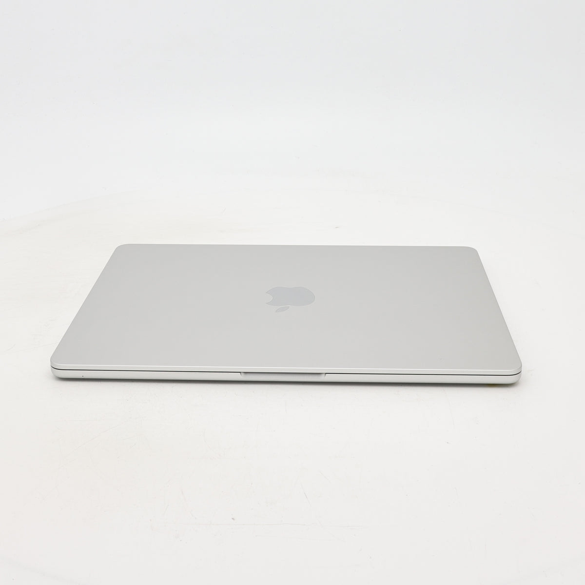 95新 Apple MacBook Air 22年 13寸 M2（8+8核） 8G RAM 256G SSD 銀色