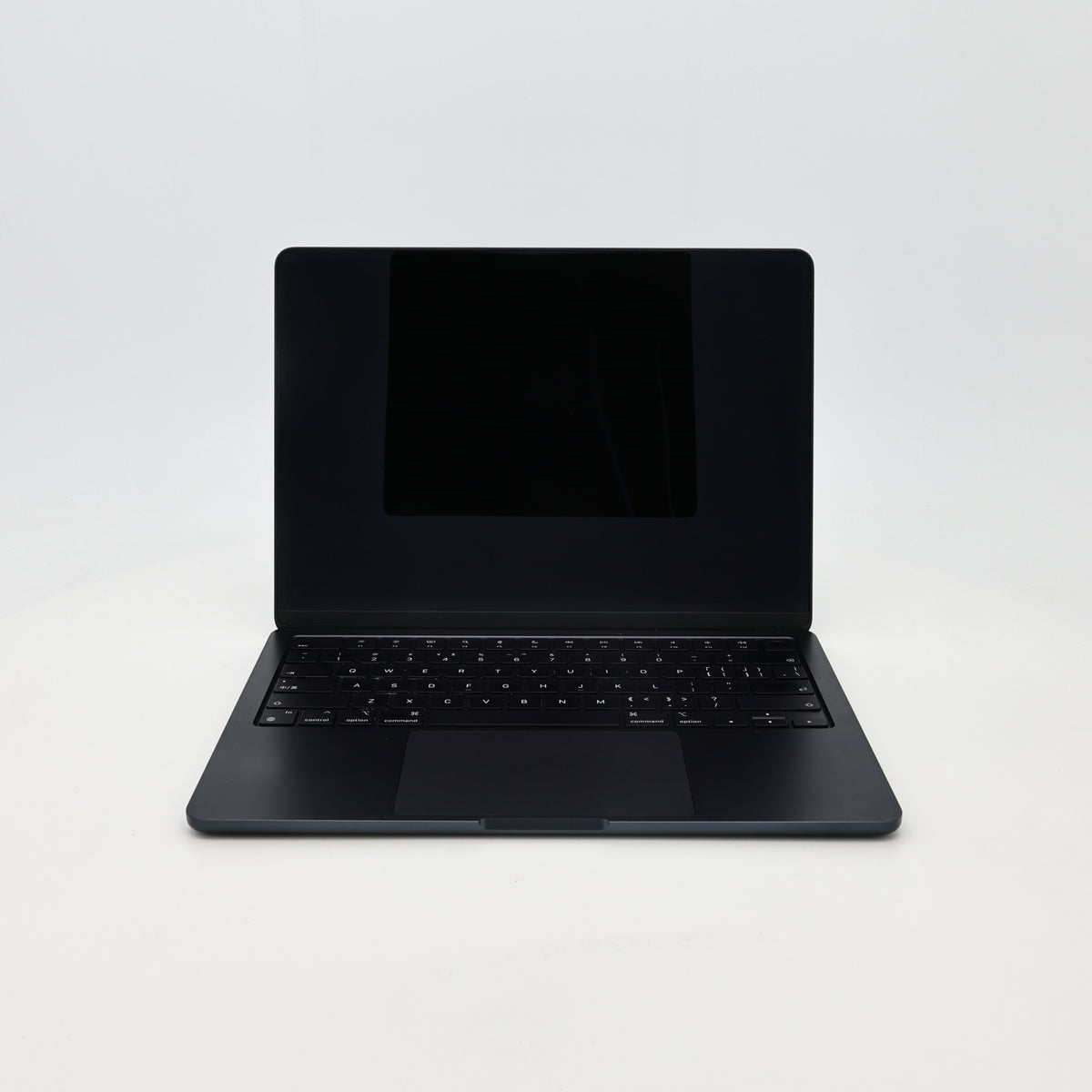 95新 Apple MacBook Air 22年 13寸 M2（8+8核） 16G RAM 256G SSD 午夜色