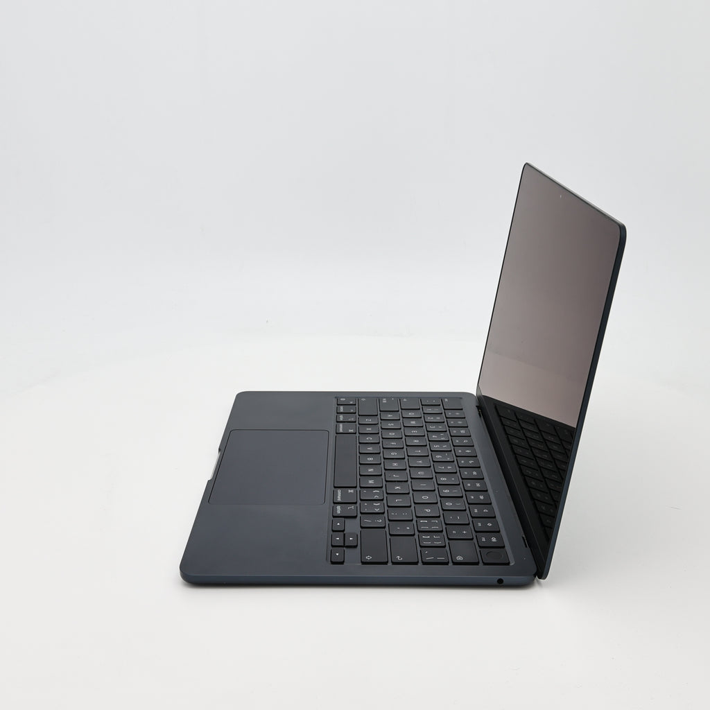 95新 Apple MacBook Air 22年 13寸 M2（8+8核） 16G RAM 256G SSD 午夜色