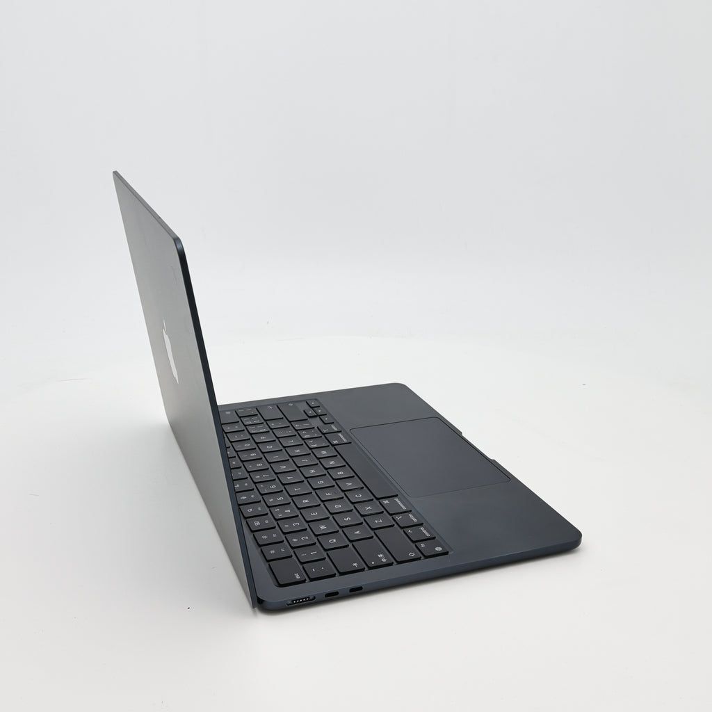 95新 Apple MacBook Air 22年 13寸 M2（8+8核） 16G RAM 256G SSD 午夜色