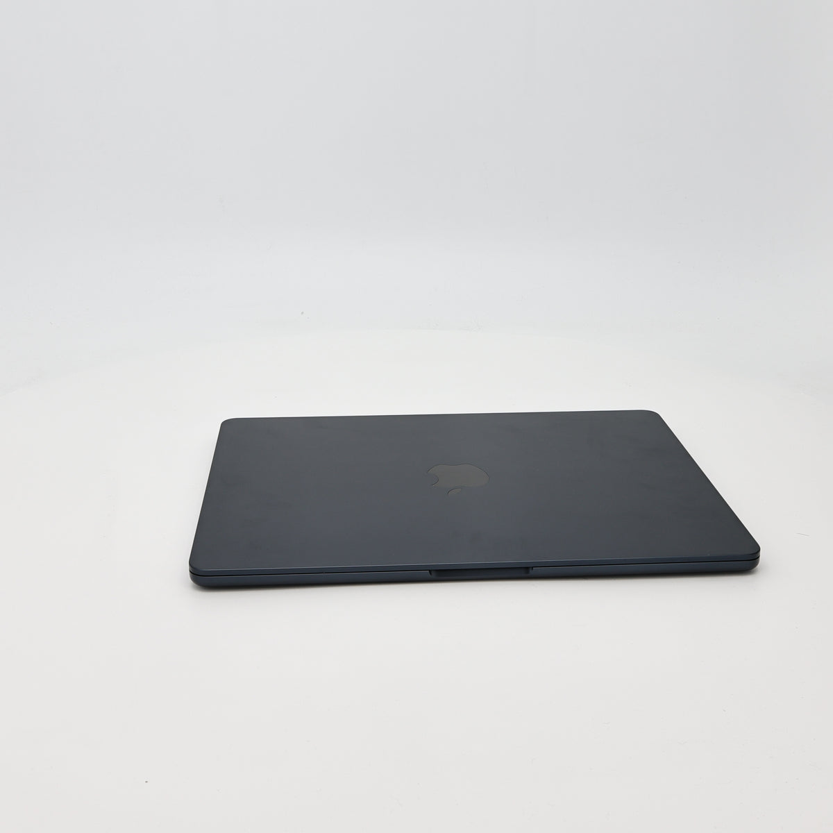 95新 Apple MacBook Air 22年 13寸 M2（8+8核） 16G RAM 256G SSD 午夜色