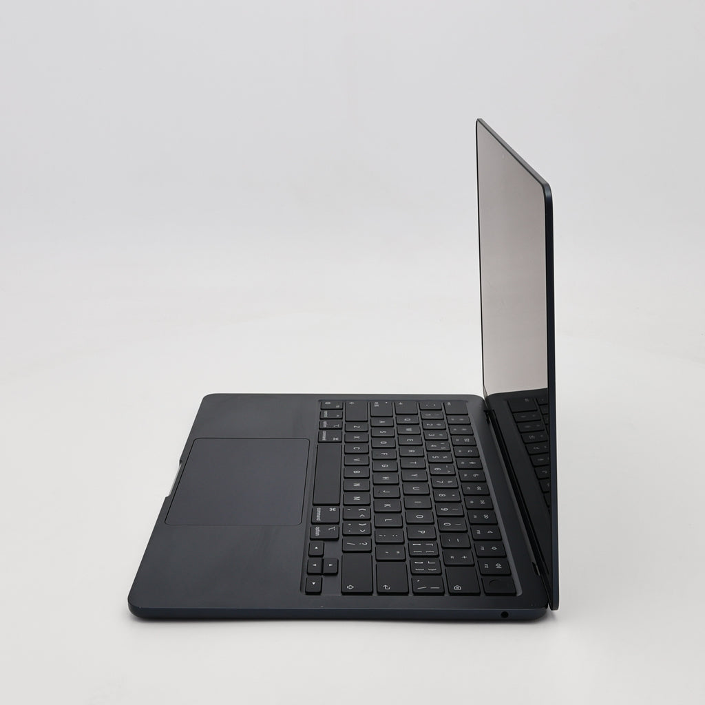 95新 Apple MacBook Air 22年 13寸 M2（8+8核） 8G RAM 256G SSD 午夜色