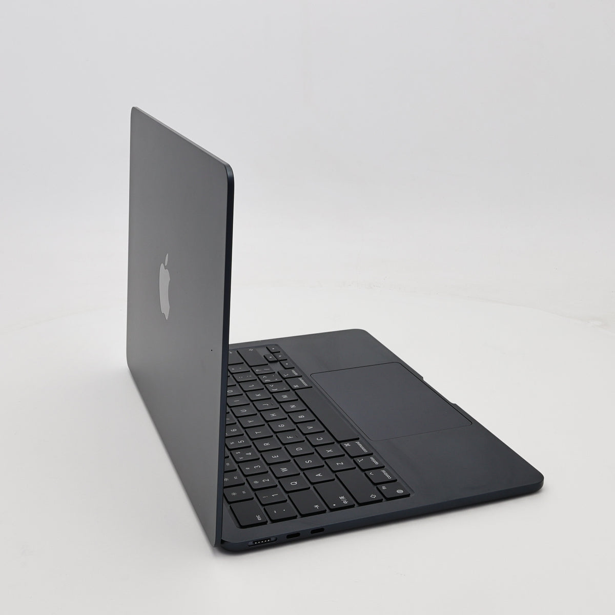 95新 Apple MacBook Air 22年 13寸 M2（8+8核） 8G RAM 256G SSD 午夜色